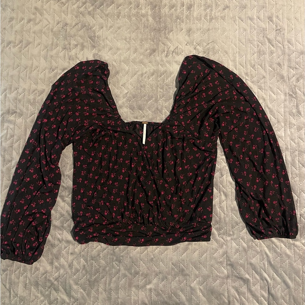 Free people top women’s size medium black/red pre-owned condition
